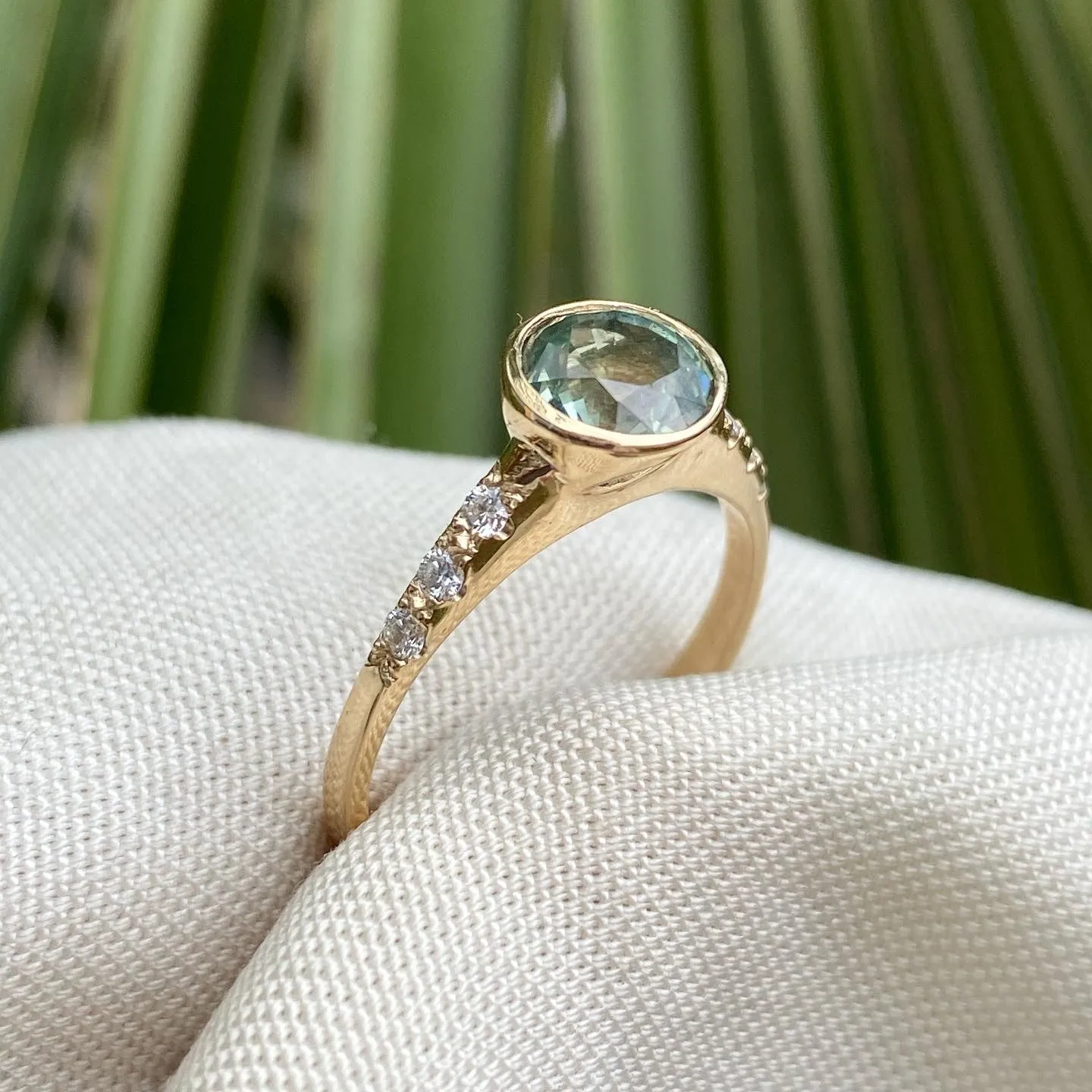 ALICE RING / MONTANA SAPPHIRE
