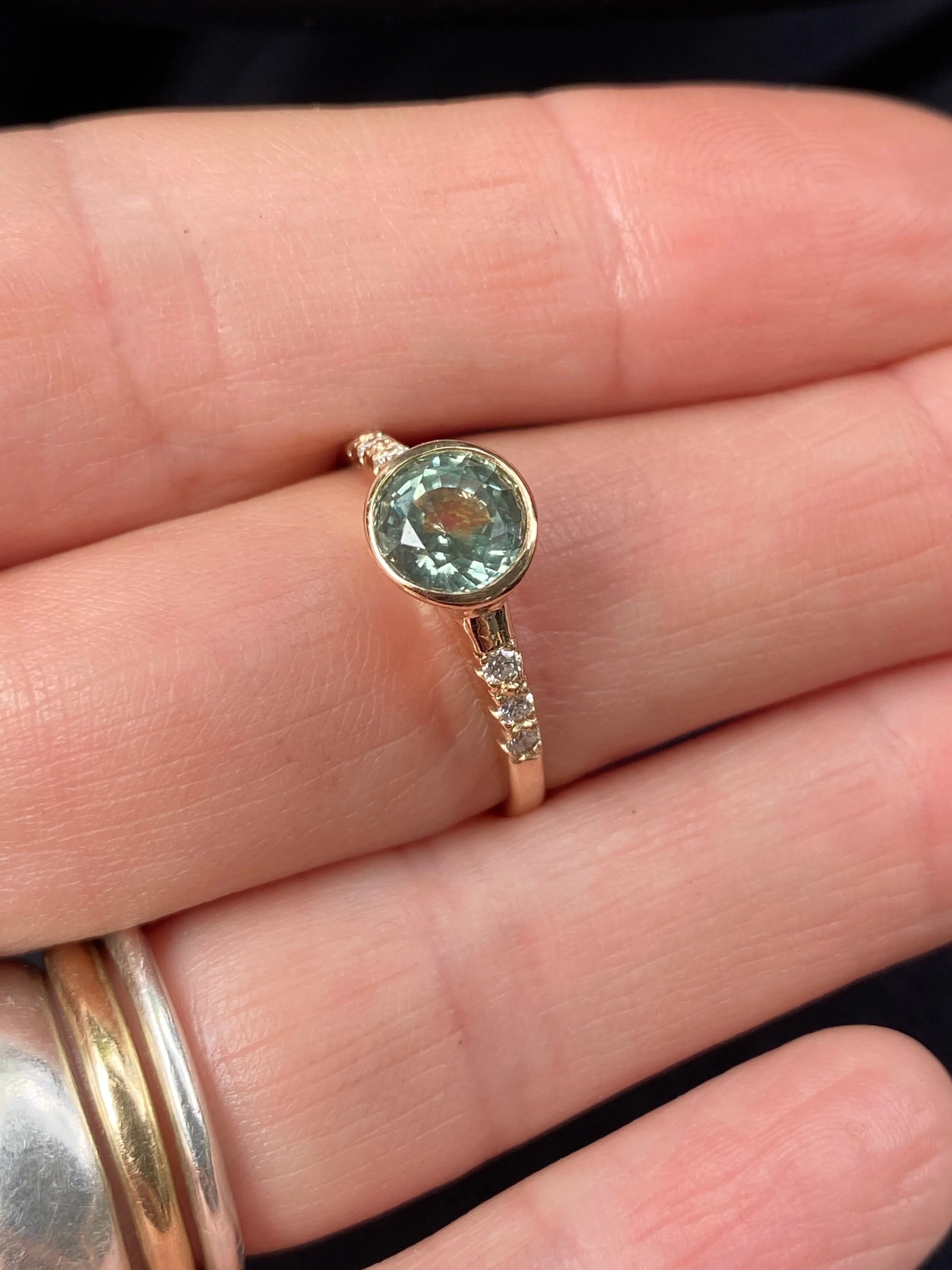 ALICE RING / MONTANA SAPPHIRE