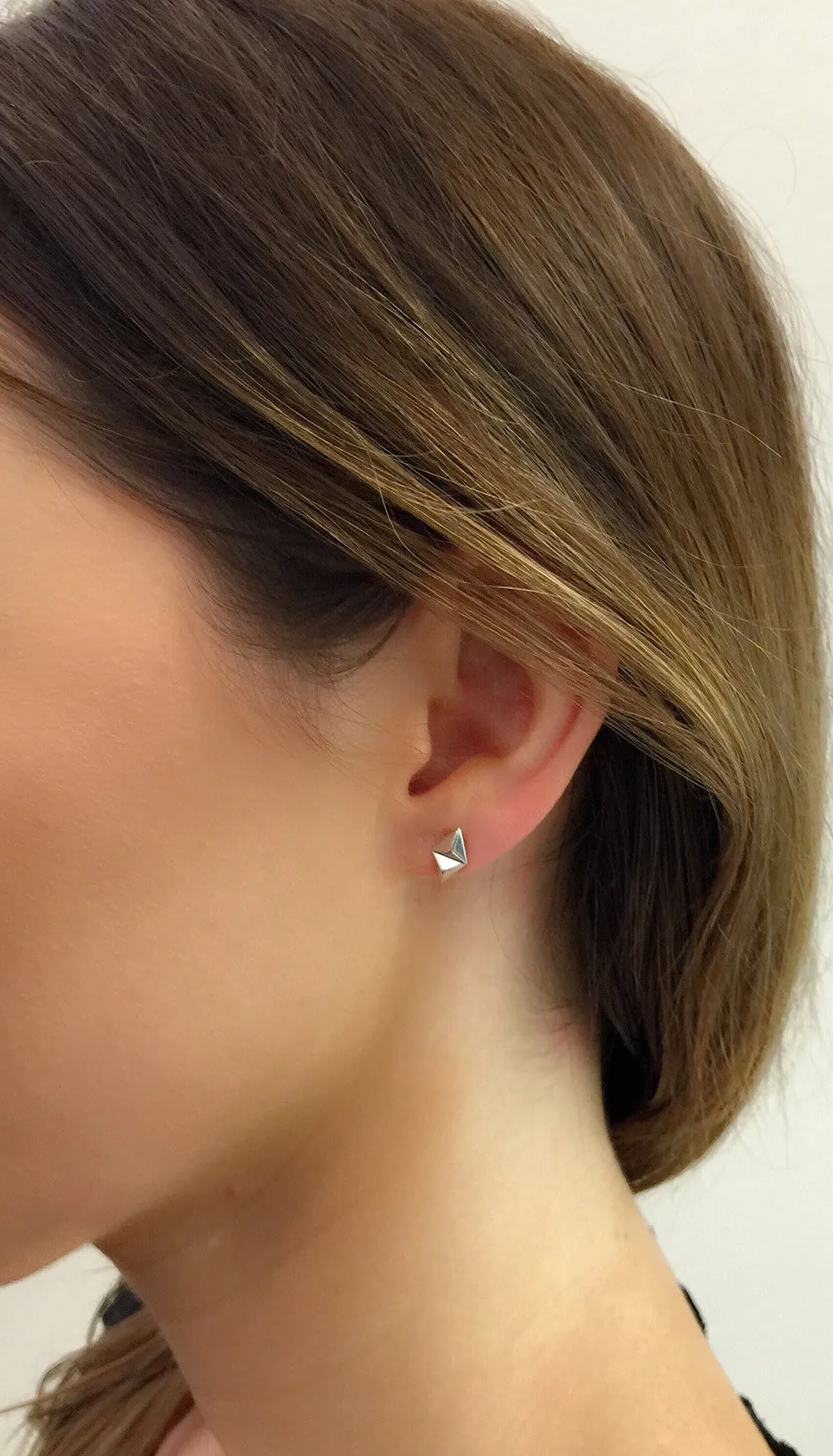 Billy Nude Earring, 18k White Gold