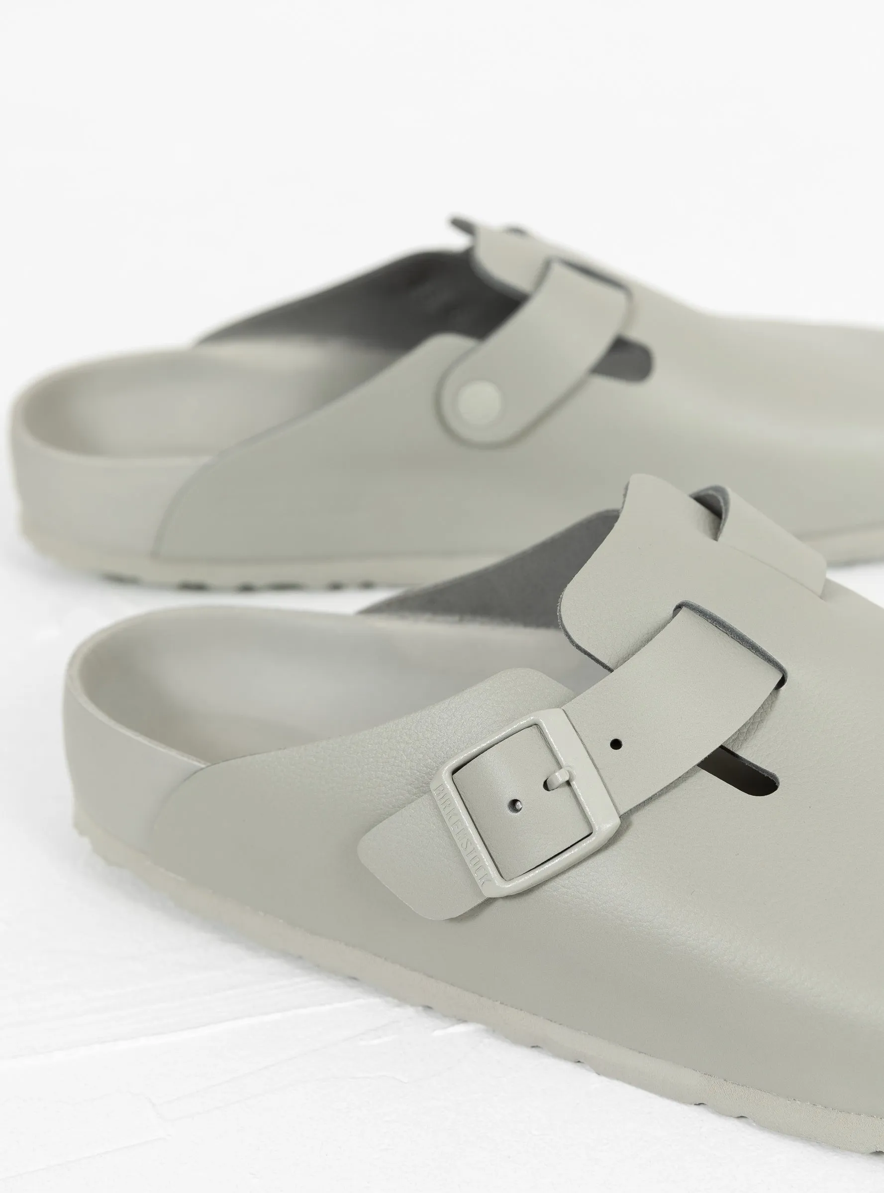 Boston Exquisite Sandal Mineral Grey