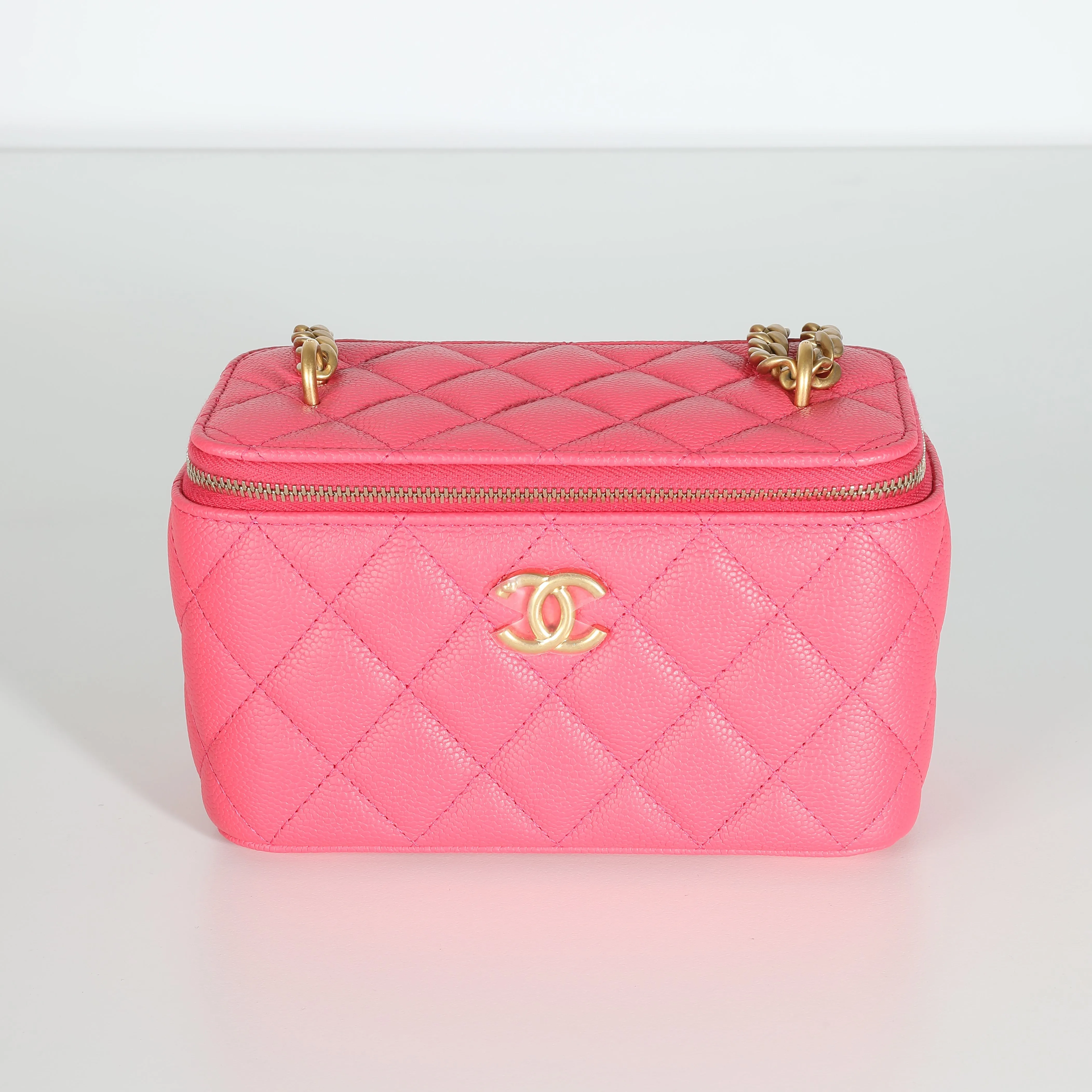 CHANEL 23P Pink Quilted Caviar Sweetheart Vanity Case With Chain