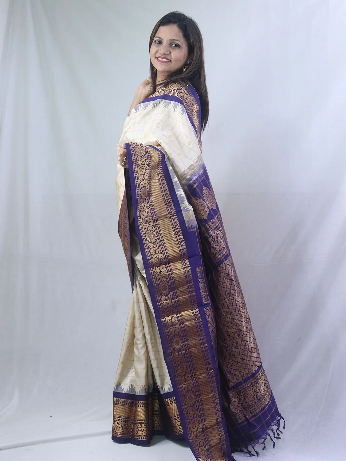 Exquisite Pastel Gadwal Handloom Silk Saree - Pure Elegance