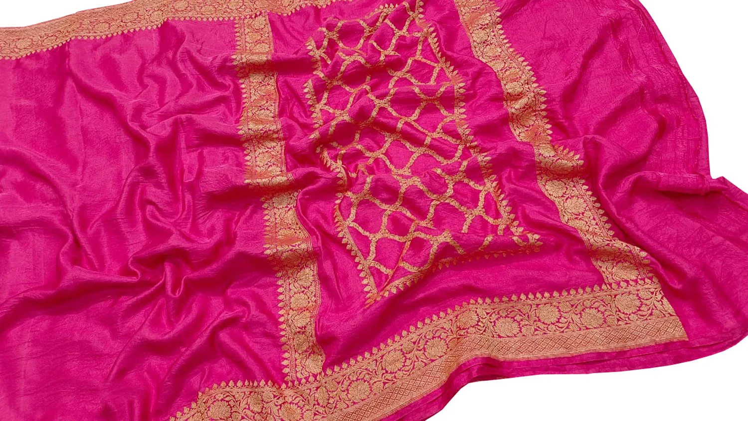 Exquisite Pink Banarasi Handloom Mashru Satin Silk Saree