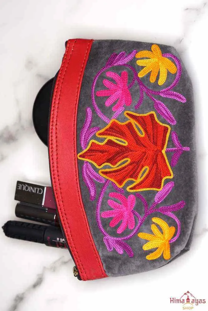 Special Cosmetics Hand Pouch