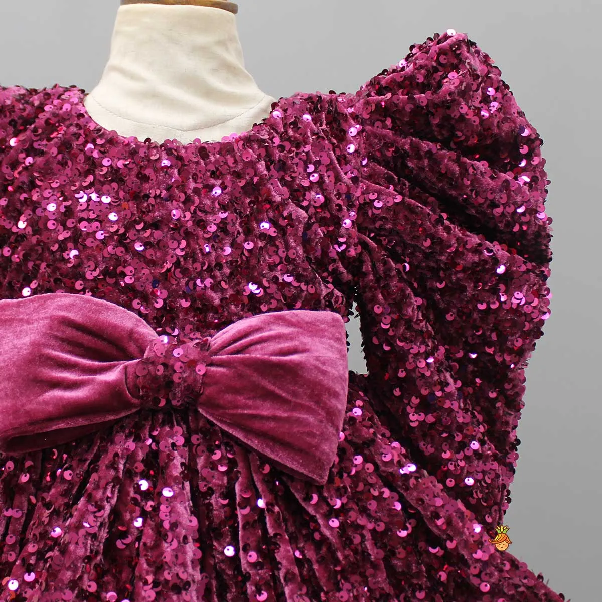 Stylish Sleeves Exquisite Dress With Velvet Hair Clip