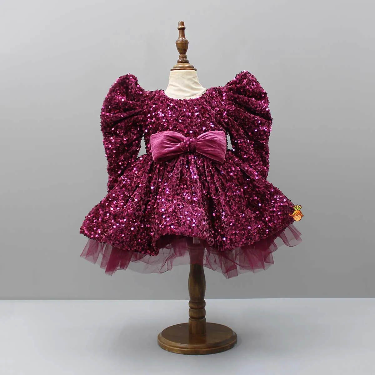 Stylish Sleeves Exquisite Dress With Velvet Hair Clip
