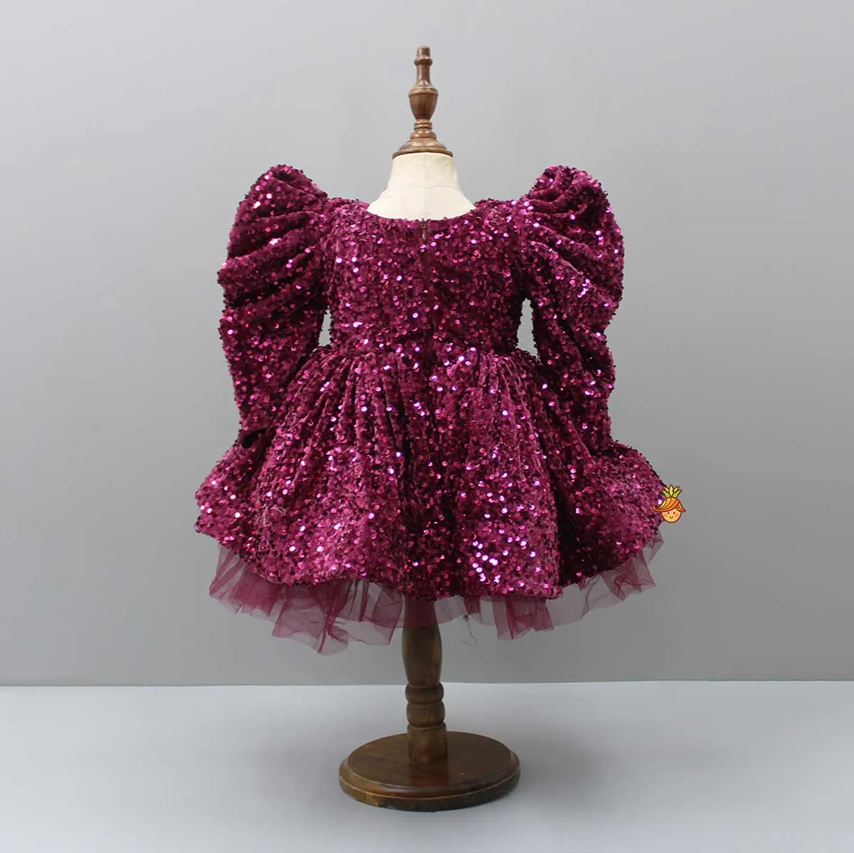 Stylish Sleeves Exquisite Dress With Velvet Hair Clip